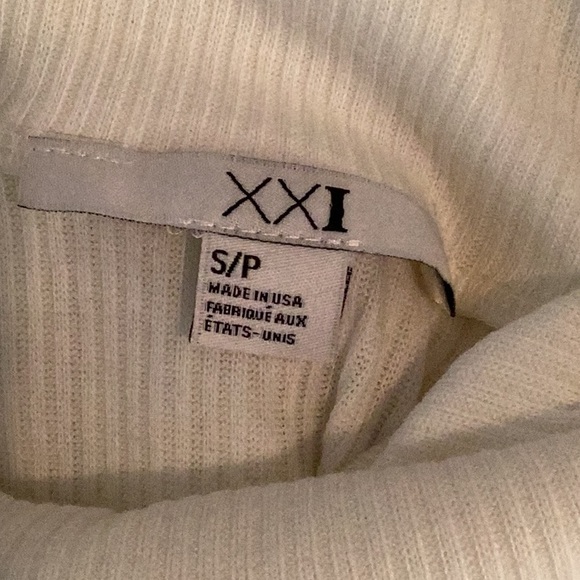 XXI Top - Picture 3 of 3